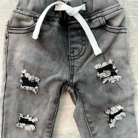 Olive + Scout Distressed Jeans - Picture 2 of 4